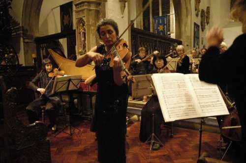 Monica Cuneo esegue il concerto per viola di Stamitz